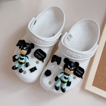 Cool Bear Croc Farmece DIY Designer de Desene animate Pantofi de Petrecere Decaration Dotari Jibb pentru CROC Saboți Buna ziua Copil Băiat Femei Fete Cadouri